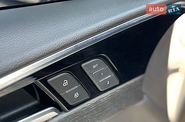 Седан Audi A4 2021 в Стрые