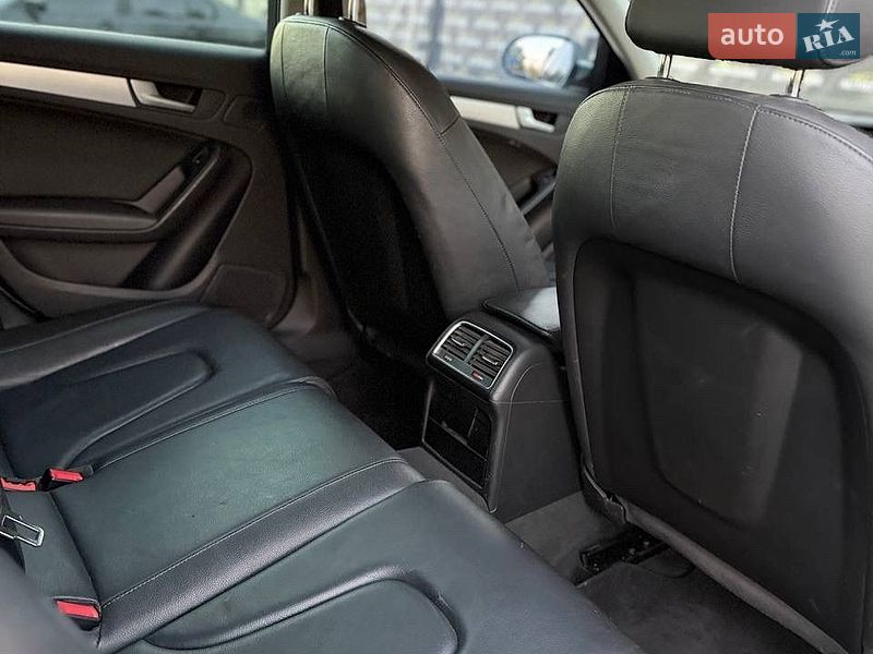 Седан Audi A4 2011 в Киеве