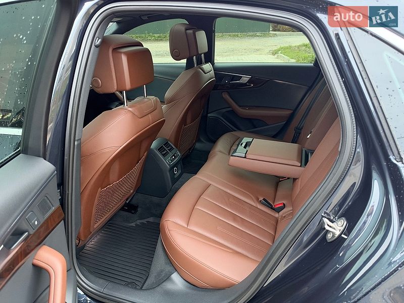 Седан Audi A4 2017 в Львове