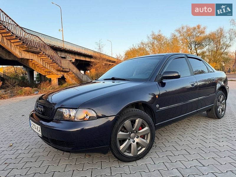 Седан Audi A4 1997 в Дрогобичі