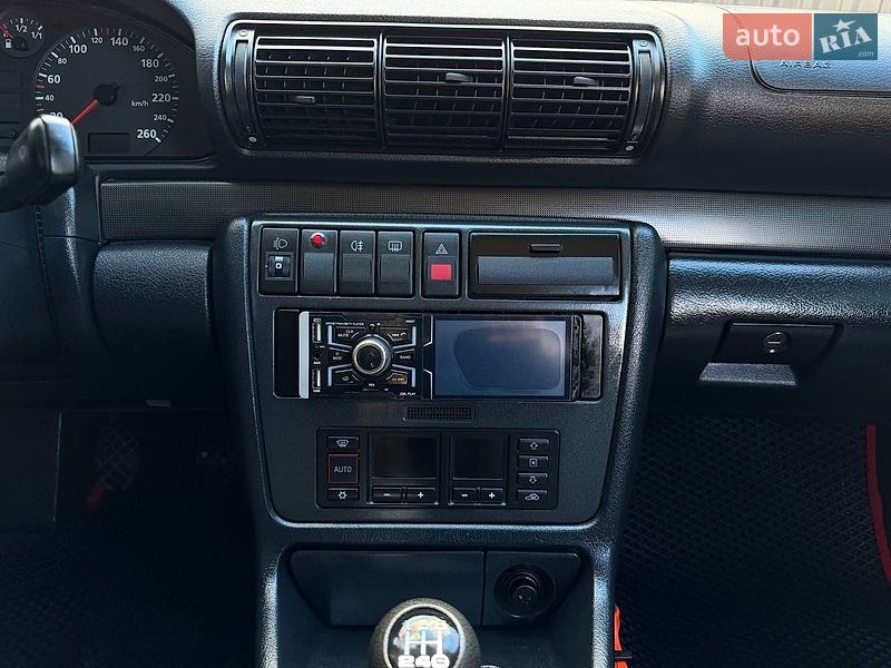 Седан Audi A4 1997 в Дрогобичі