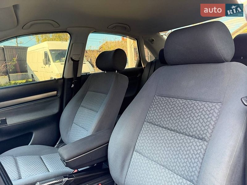 Седан Audi A4 1997 в Дрогобичі