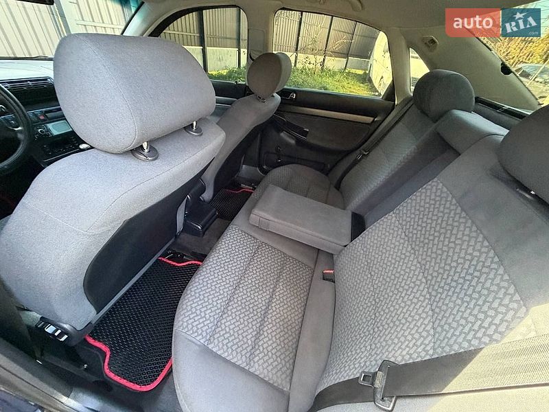 Седан Audi A4 1997 в Дрогобичі