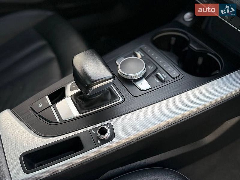 Седан Audi A4 2015 в Первомайске