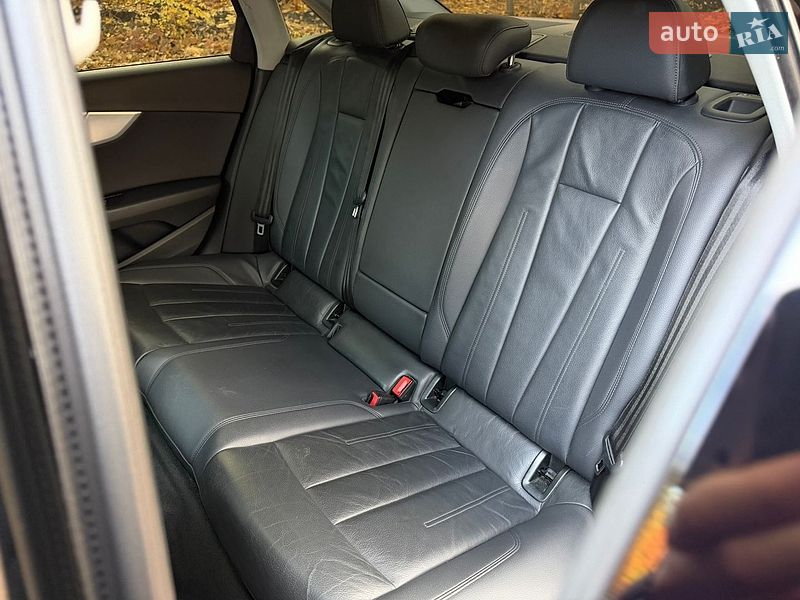 Седан Audi A4 2016 в Радивиліві