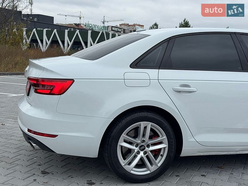 Седан Audi A4 2016 в Хмельницком