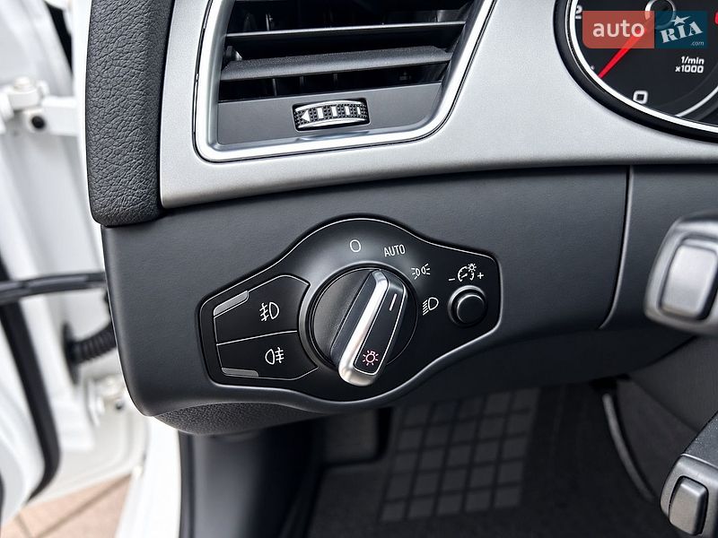 Универсал Audi A4 2014 в Киеве