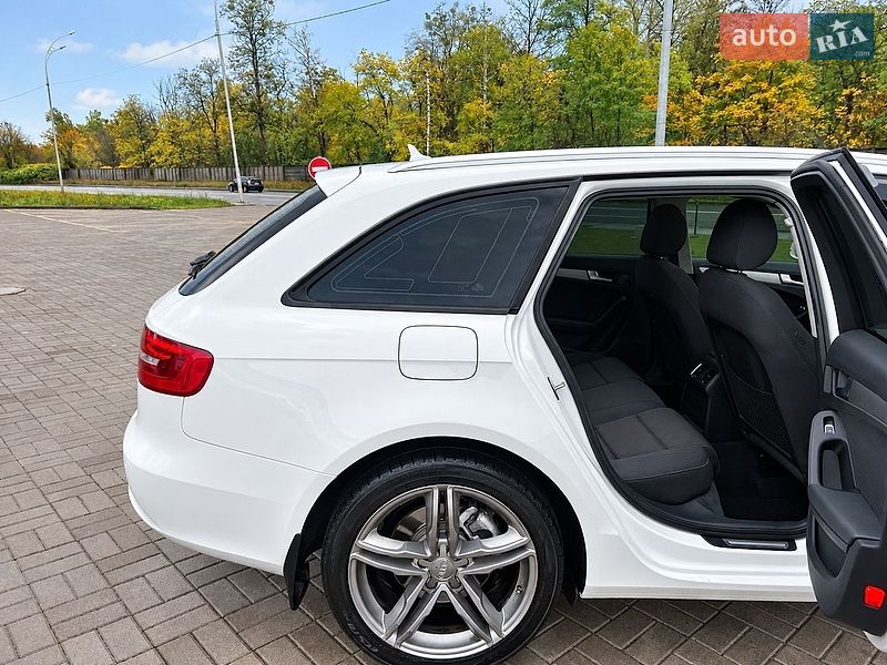 Универсал Audi A4 2014 в Киеве