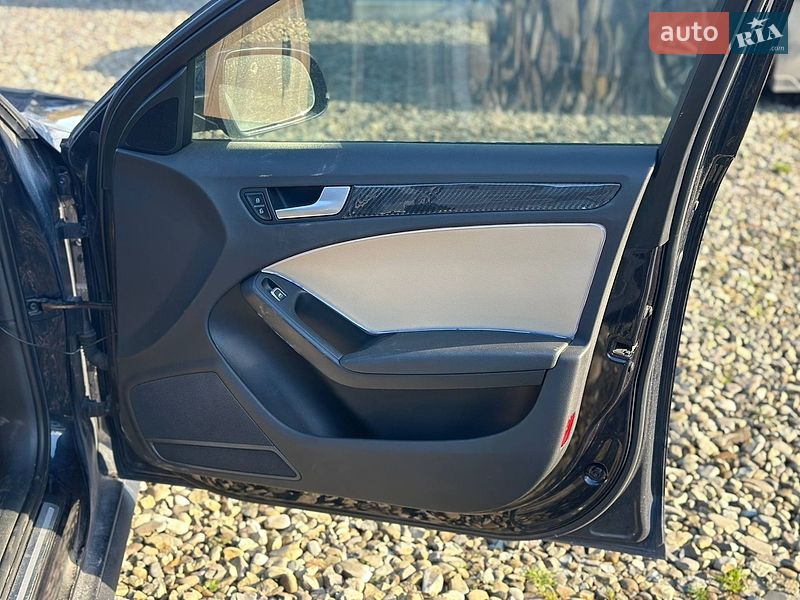 Седан Audi A4 2014 в Львові