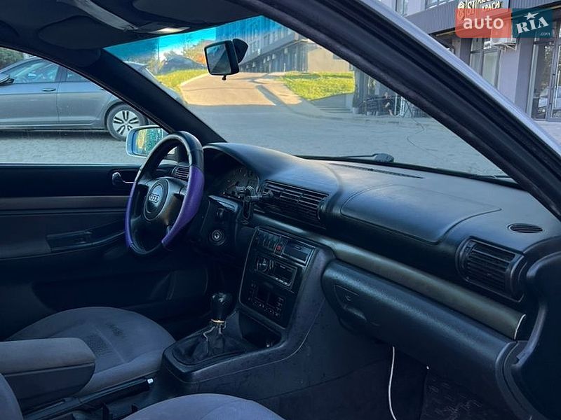 Универсал Audi A4 1997 в Новояворовске
