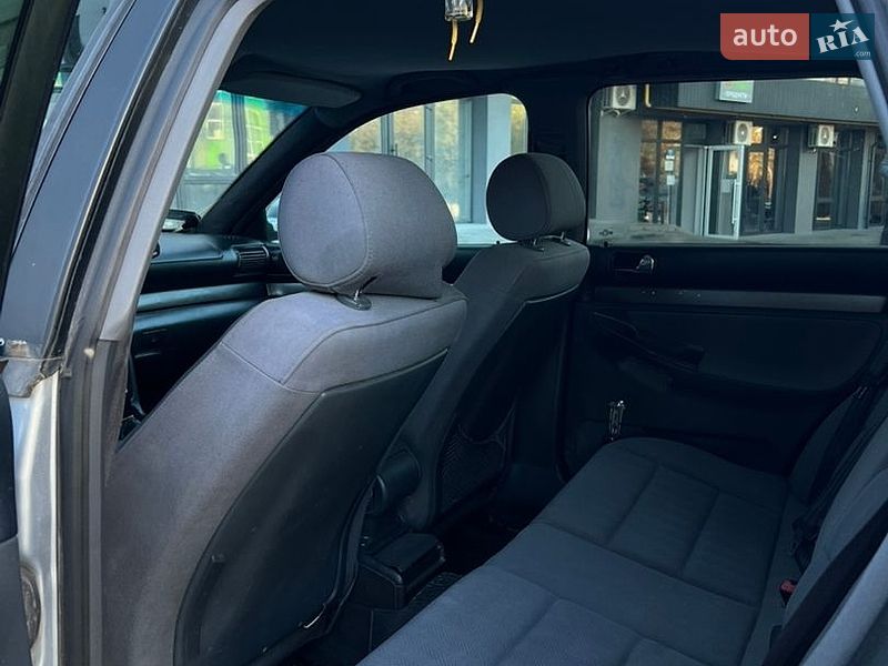 Универсал Audi A4 1997 в Новояворовске