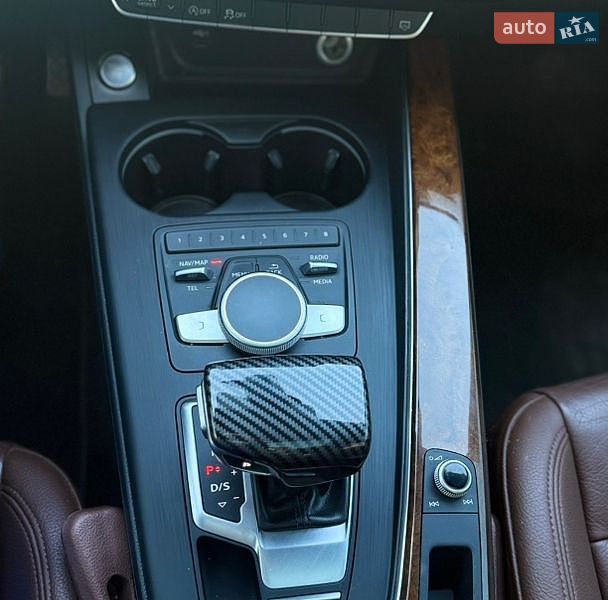 Седан Audi A4 2018 в Івано-Франківську