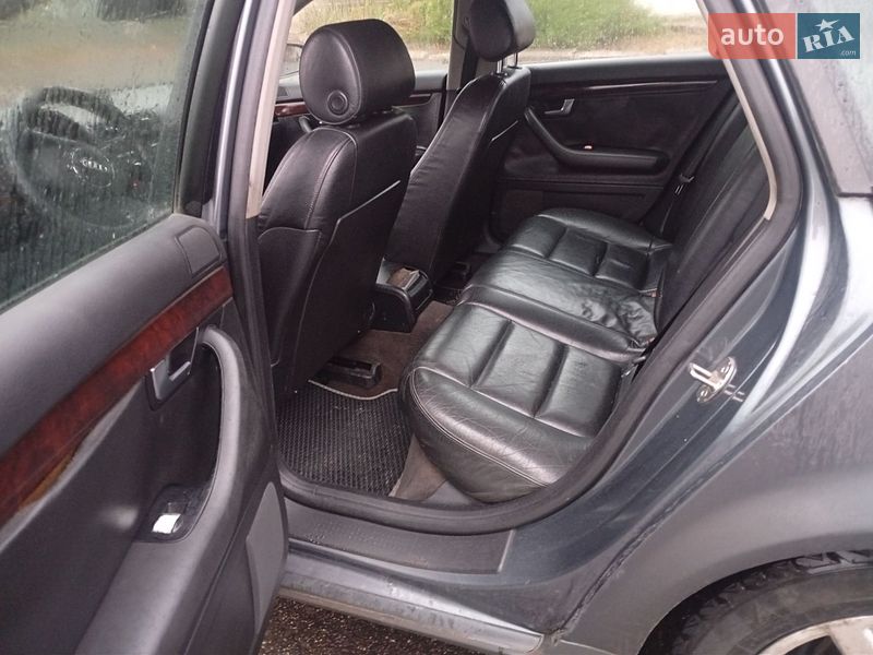 Седан Audi A4 2001 в Первомайске