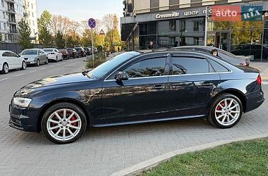 Седан Audi A4 2015 в Львове