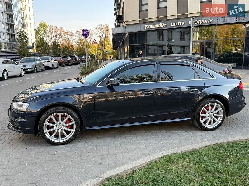 Седан Audi A4 2015 в Львове