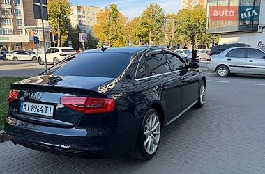 Седан Audi A4 2015 в Львове
