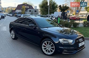 Седан Audi A4 2015 в Львове