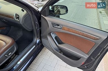 Седан Audi A4 2015 в Львове