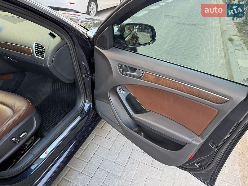 Седан Audi A4 2015 в Львове