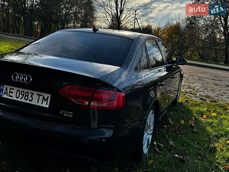 Седан Audi A4 2011 в Кривом Роге