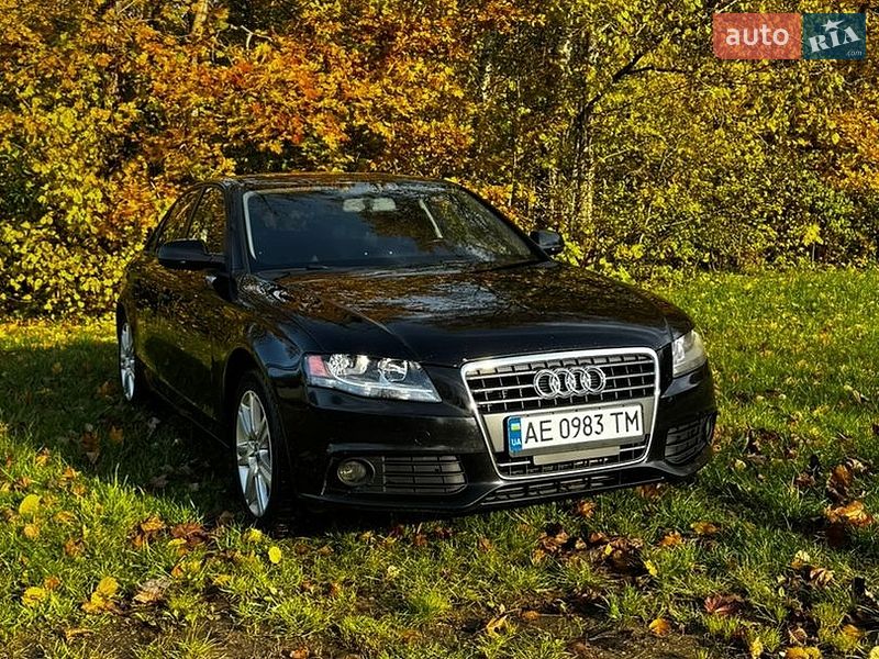 Седан Audi A4 2011 в Кривом Роге