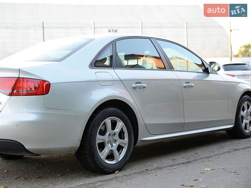Седан Audi A4 2010 в Івано-Франківську