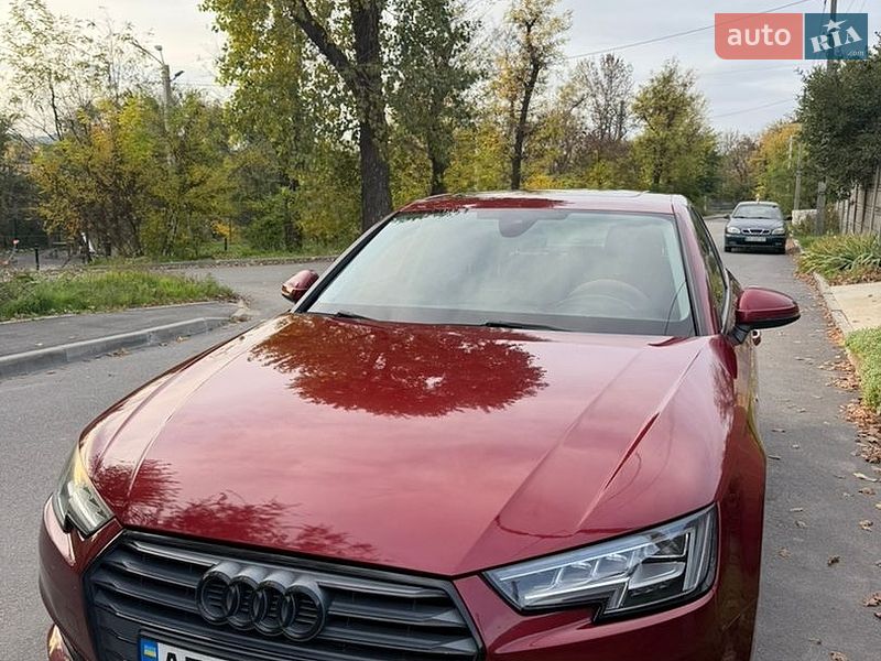Седан Audi A4 2018 в Дніпрі