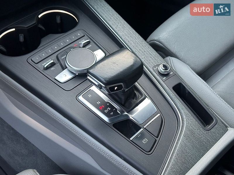 Седан Audi A4 2019 в Киеве