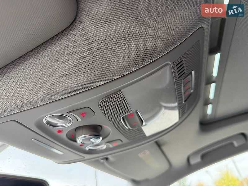 Седан Audi A4 2013 в Винниках