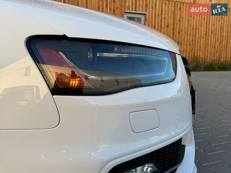 Седан Audi A4 2015 в Львові