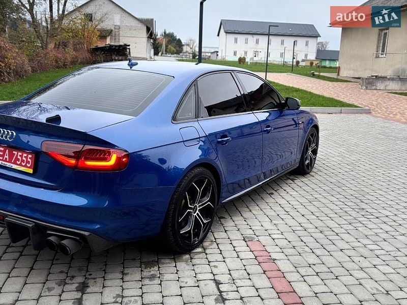 Седан Audi A4 2015 в Івано-Франково