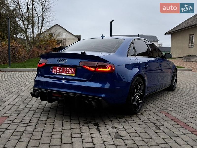 Седан Audi A4 2015 в Івано-Франково
