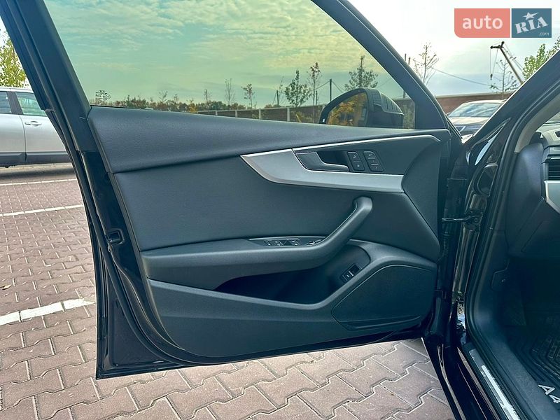 Седан Audi A4 2019 в Софиевской Борщаговке