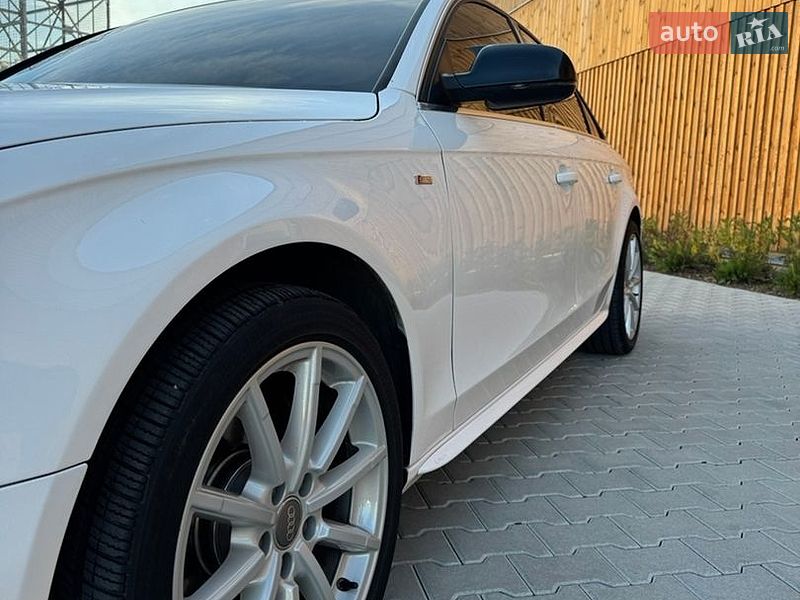 Седан Audi A4 2015 в Львові
