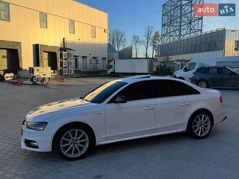 Седан Audi A4 2015 в Львові
