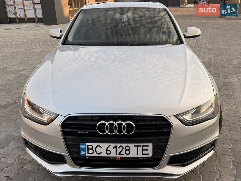 Седан Audi A4 2014 в Львове