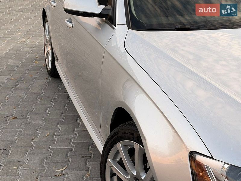 Седан Audi A4 2014 в Львове