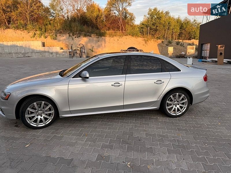 Седан Audi A4 2014 в Львове