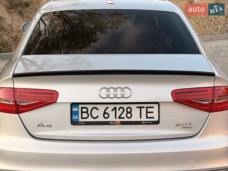 Седан Audi A4 2014 в Львове