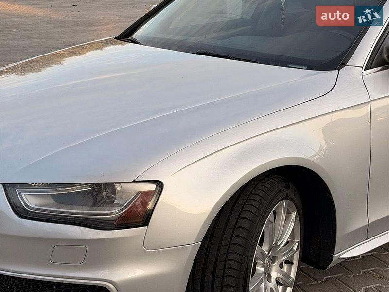 Седан Audi A4 2014 в Львове