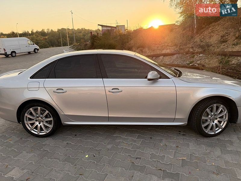 Седан Audi A4 2014 в Львове