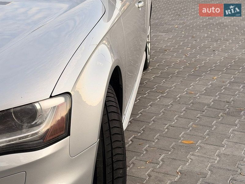 Седан Audi A4 2014 в Львове