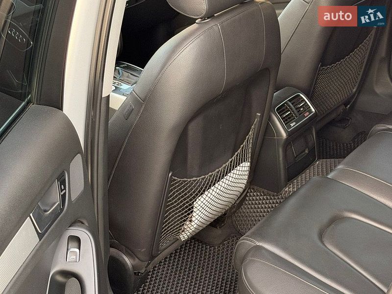 Седан Audi A4 2014 в Львове
