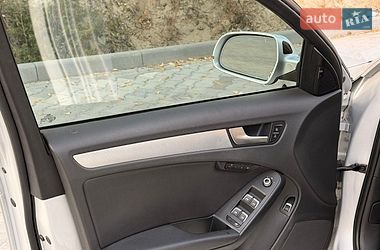 Седан Audi A4 2014 в Львове