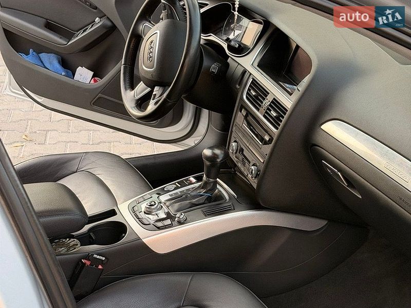 Седан Audi A4 2014 в Львове