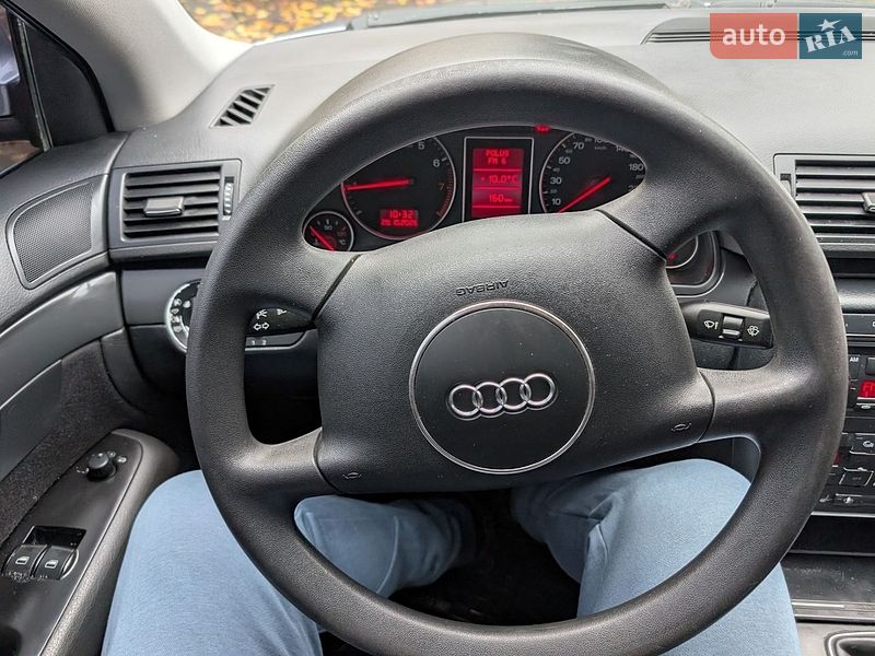 Седан Audi A4 2004 в Калуше