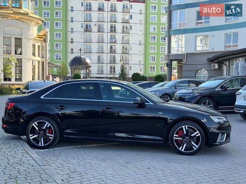 Седан Audi A4 2017 в Ивано-Франковске