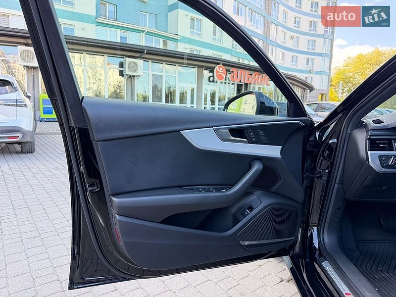 Седан Audi A4 2017 в Ивано-Франковске