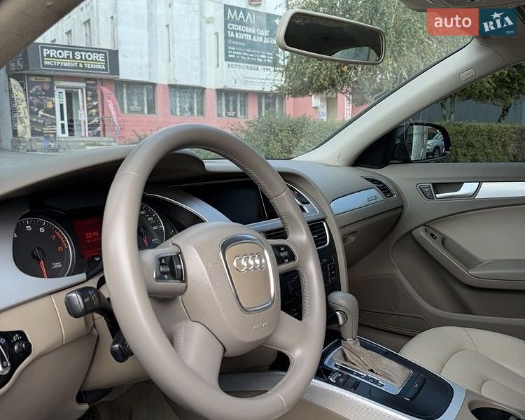 Седан Audi A4 2010 в Дніпрі