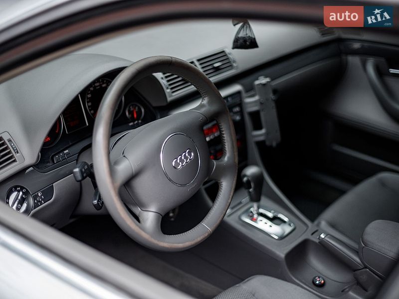 Універсал Audi A4 2001 в Бару
